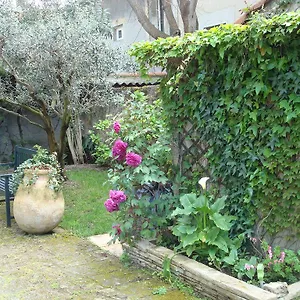  Apartment Les Alyscamps France